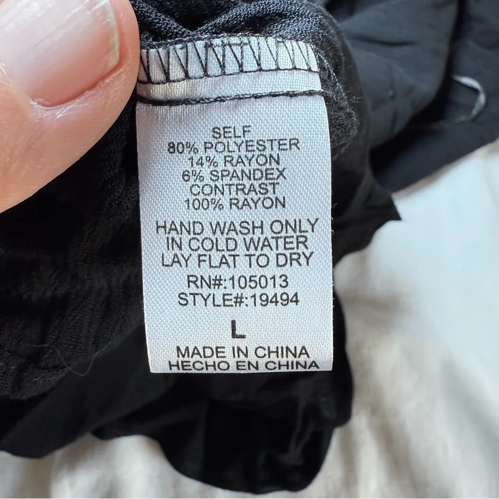 New with tags Savanna Jone Boho Peasant Embroidered Floral Black Top Large - Image 5