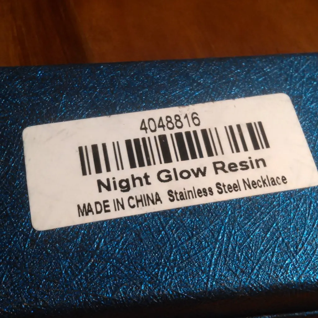 Resin Glow Stainless Steel Pointer Pendant Necklace - Image 12