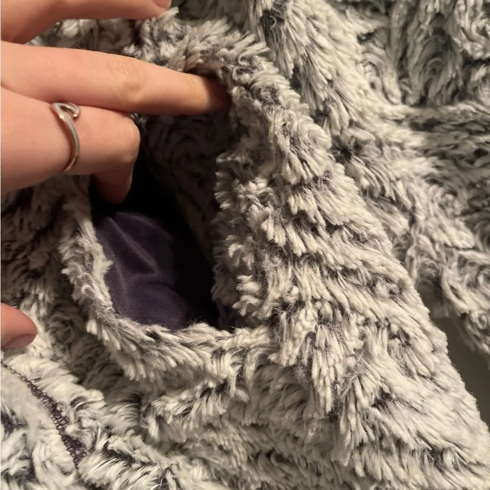 Simply Southern fuzzy pullover - Image 5