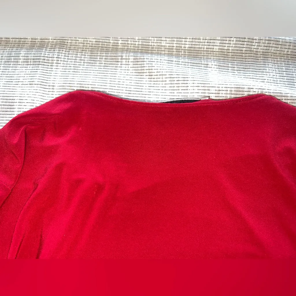 Joseph Ribkoff Red Asymmetrical Gold Zipper Top – Size 10 - Image 9