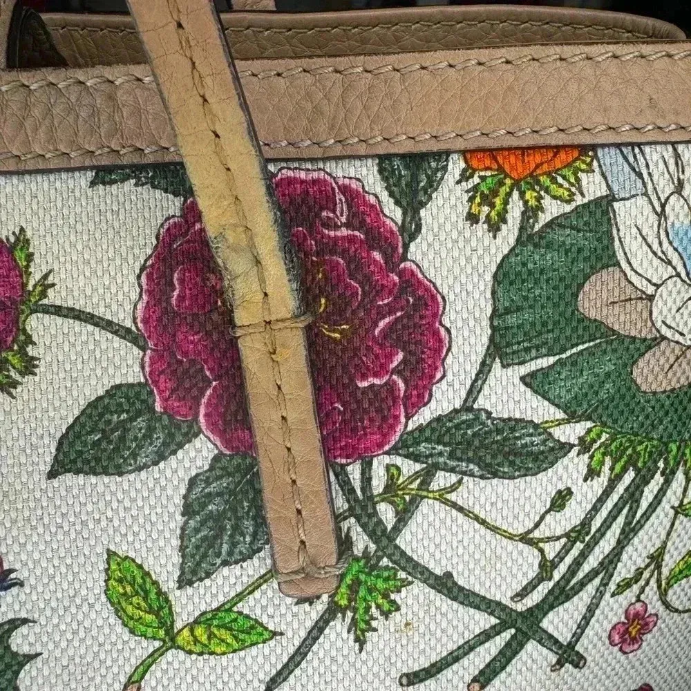 Gucci Vintage Medium Floral Camvas Pink/Beige Leather Tote Bag. - Image 9