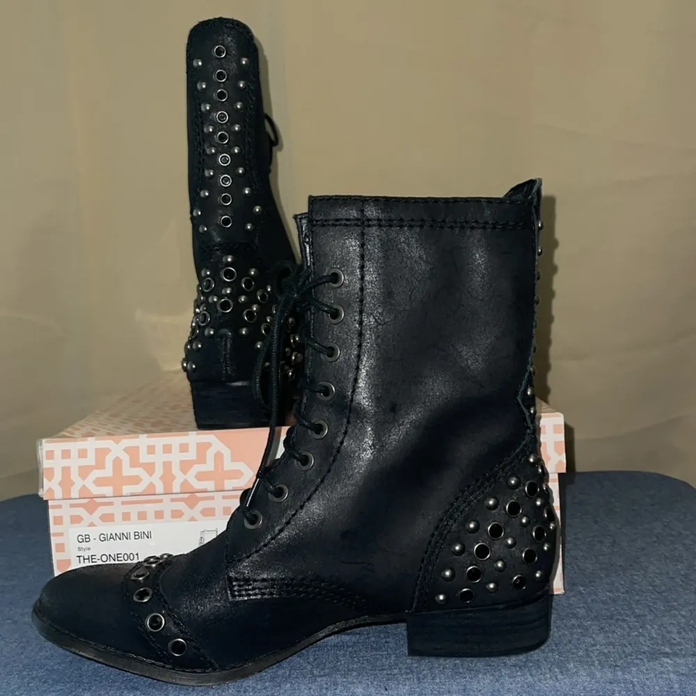 black distressed leather lace-up boots women’s size 9 only worn once - Image 11