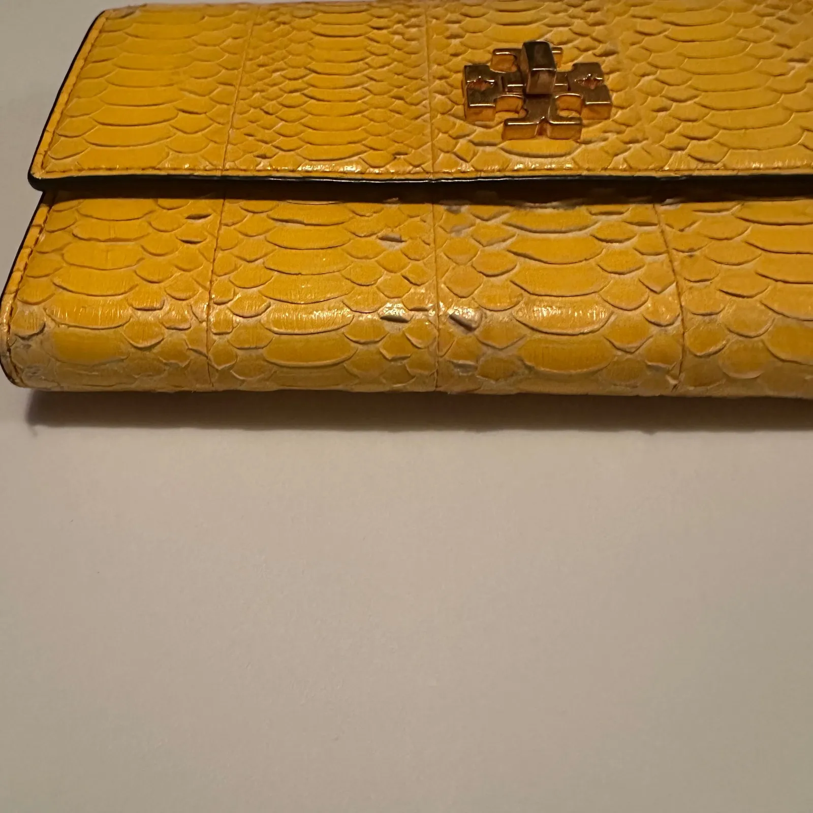 TORY BURCH Kira Exotic‎ Envelope Continental Wallet Color Daisy - Image 4