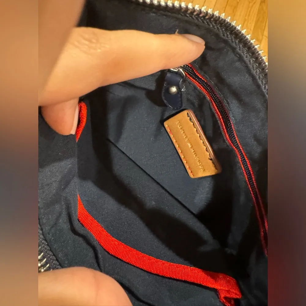 Julia Metallic Crossbody New With Defects Silver And Navy Blue - Image 5