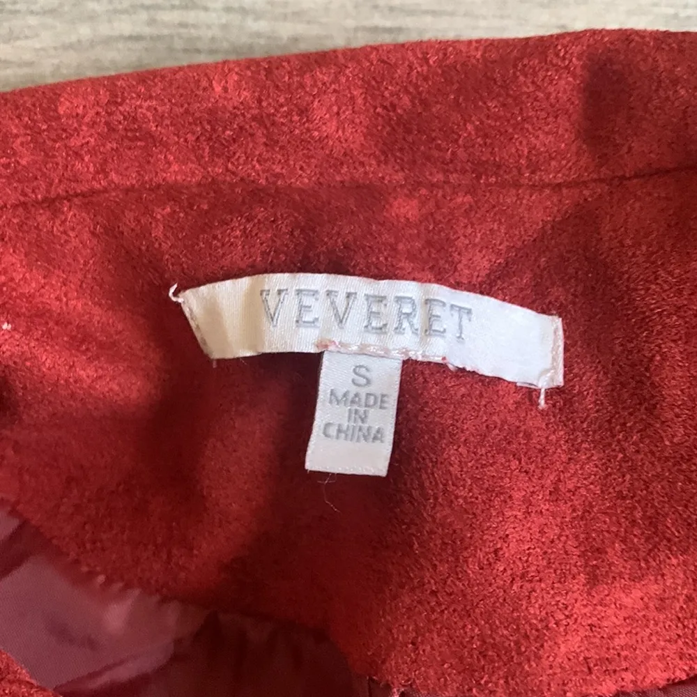 Veveret red jacket - Image 3