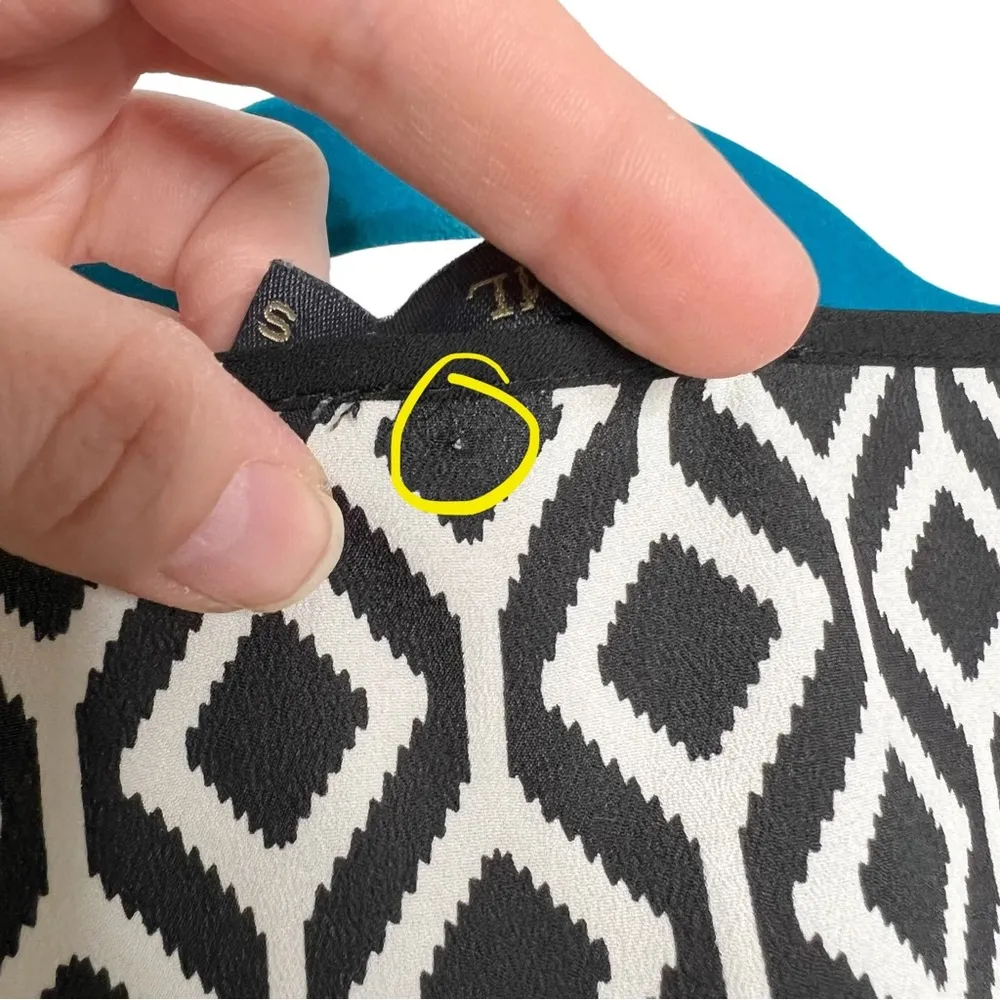 THML Geometric Embroidered V Neckline Swing Tank Top - Image 11