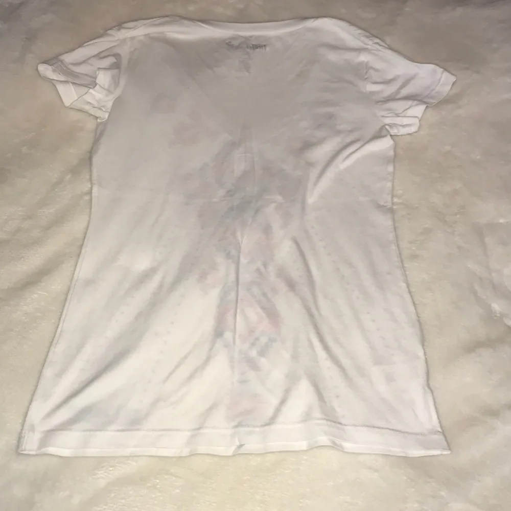 Billabong white v neck T-shirt - Image 2