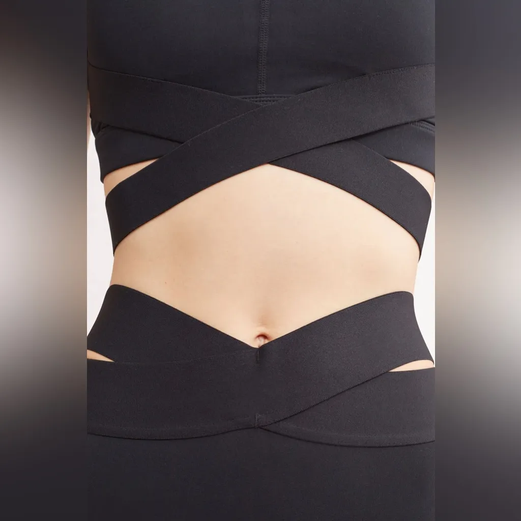 NWT Black Le Ore Crossover Leggings Size Small - Image 3