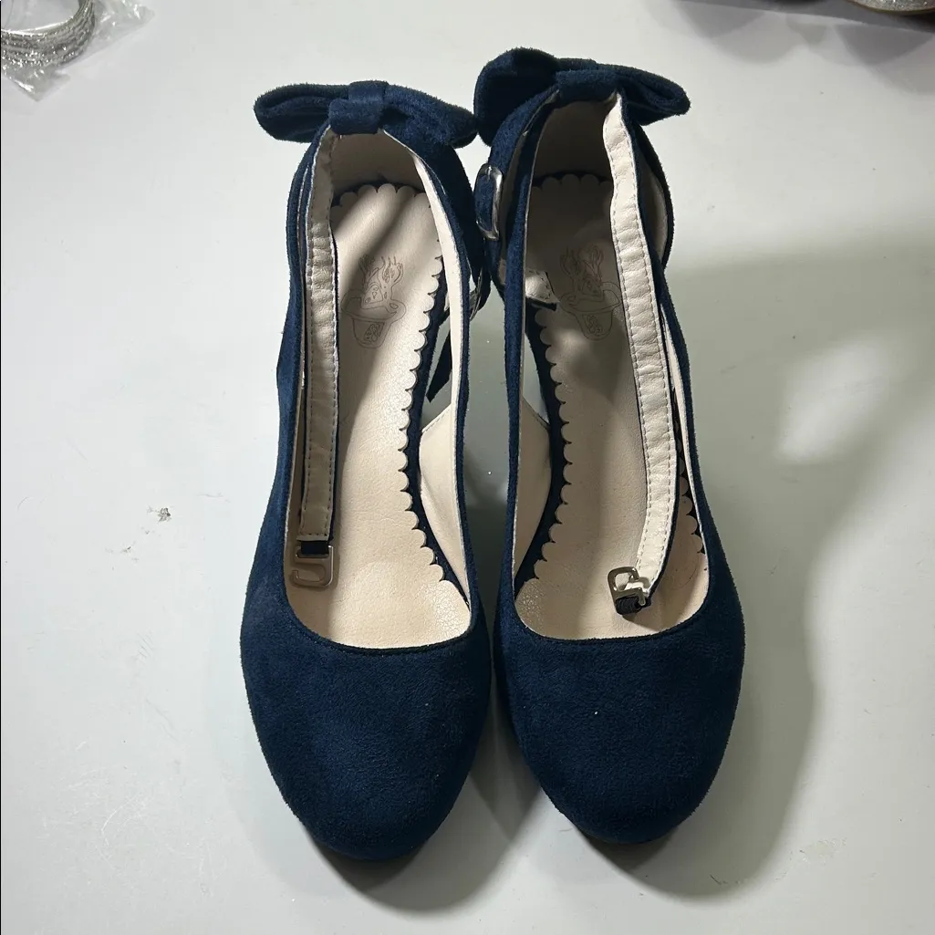 Chic Navy Women's Heels with Bow Detail Blue Size 8 - Image 2