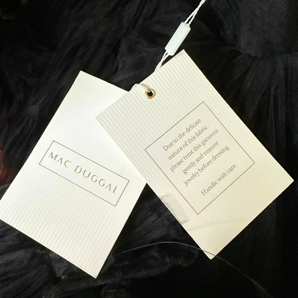 Mac Duggal Black Strapless Sweetheart Tulle Gown w. Feather Detail 20572 Size 4 - Image 9