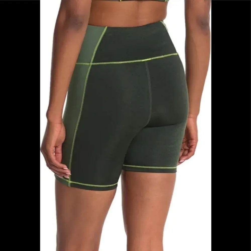 NEW Good American The Dual Life Bike Shorts - Image 2