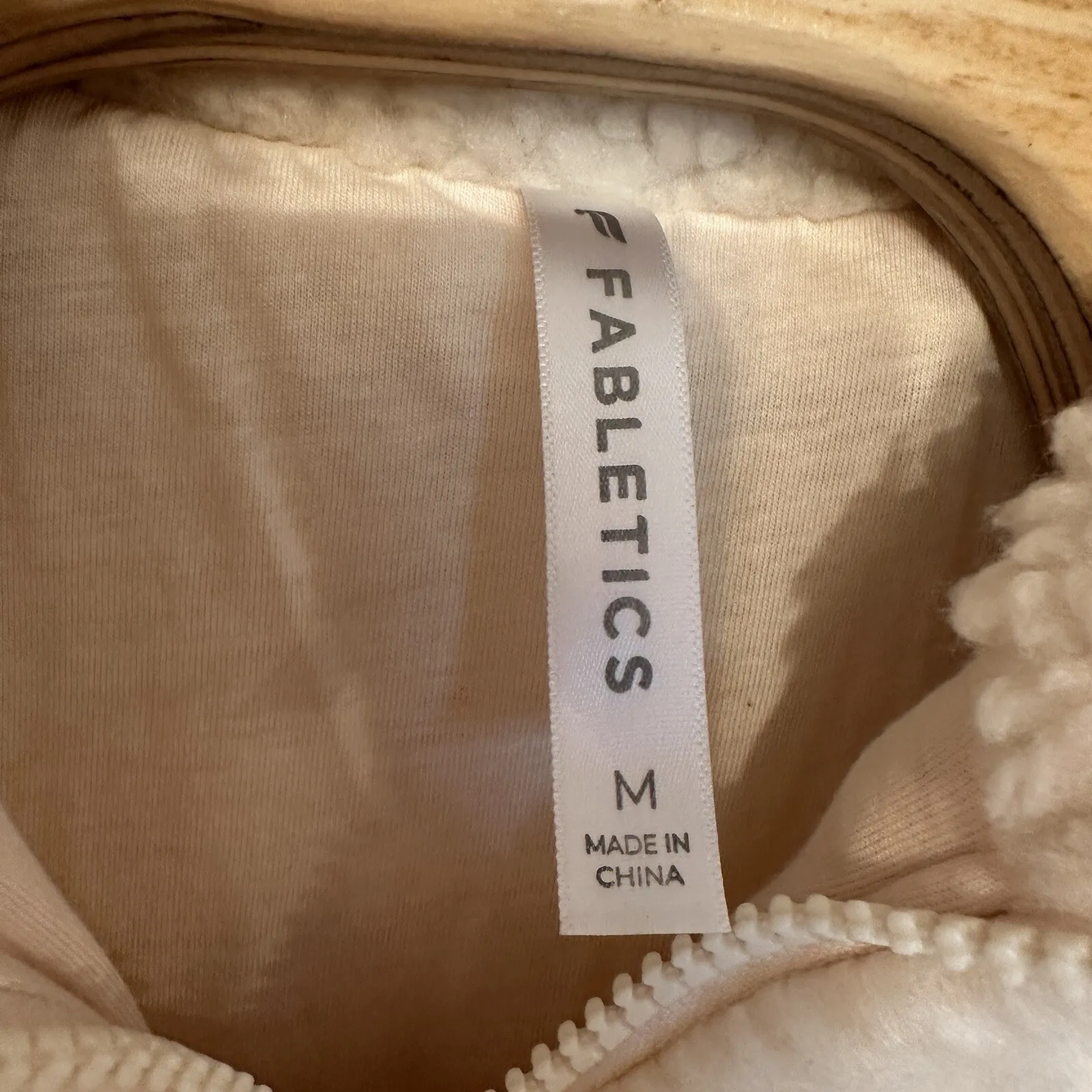 Fabletics‎ Size Medium Nelly Mixed Media Half Zip Ivory Pocket Pull Over Sherpa - Image 5