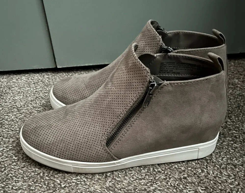 Womens Casual Faux Suede wedge Sneakers - Image 1