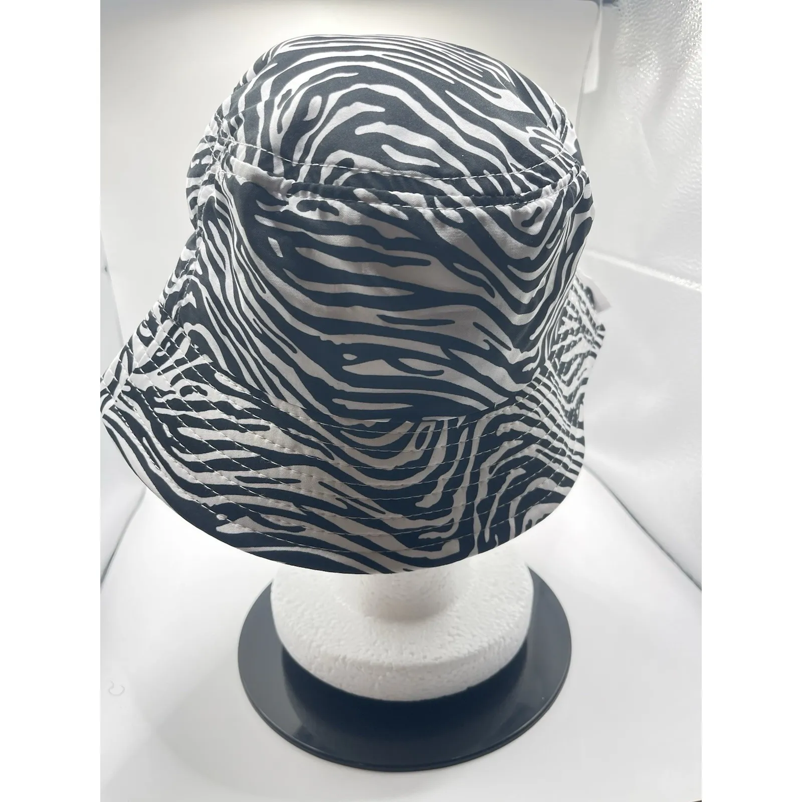 NWT Design Zebra Print Bucket Hat Black White Sz S/M Safari H0171 - Image 3