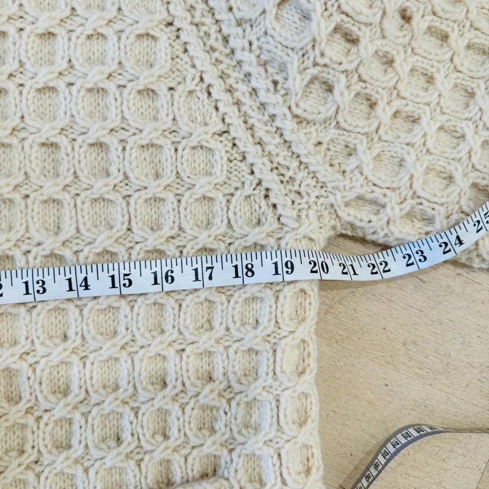 100% new wool hand knit in Ireland fisherman wool cardigan Size L - Image 11