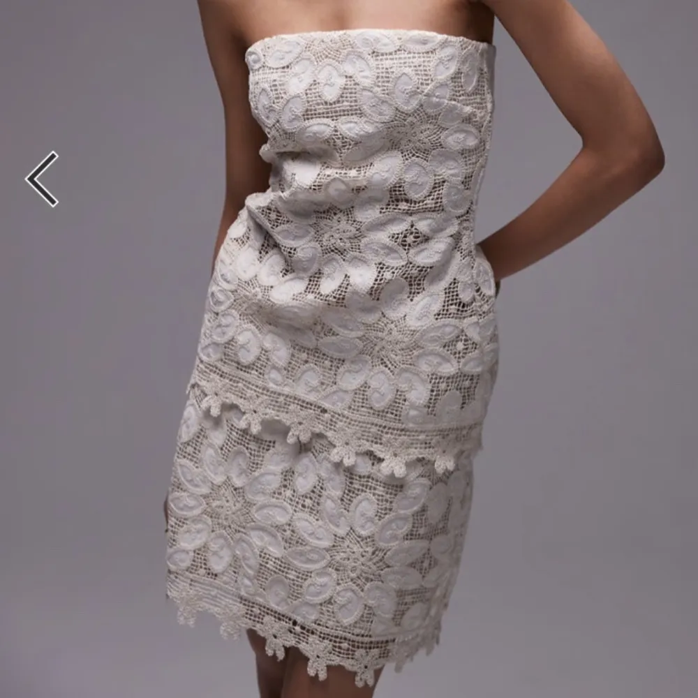Topshop Lace Mini Skirt with Floral Trim in Ivory - Image 3