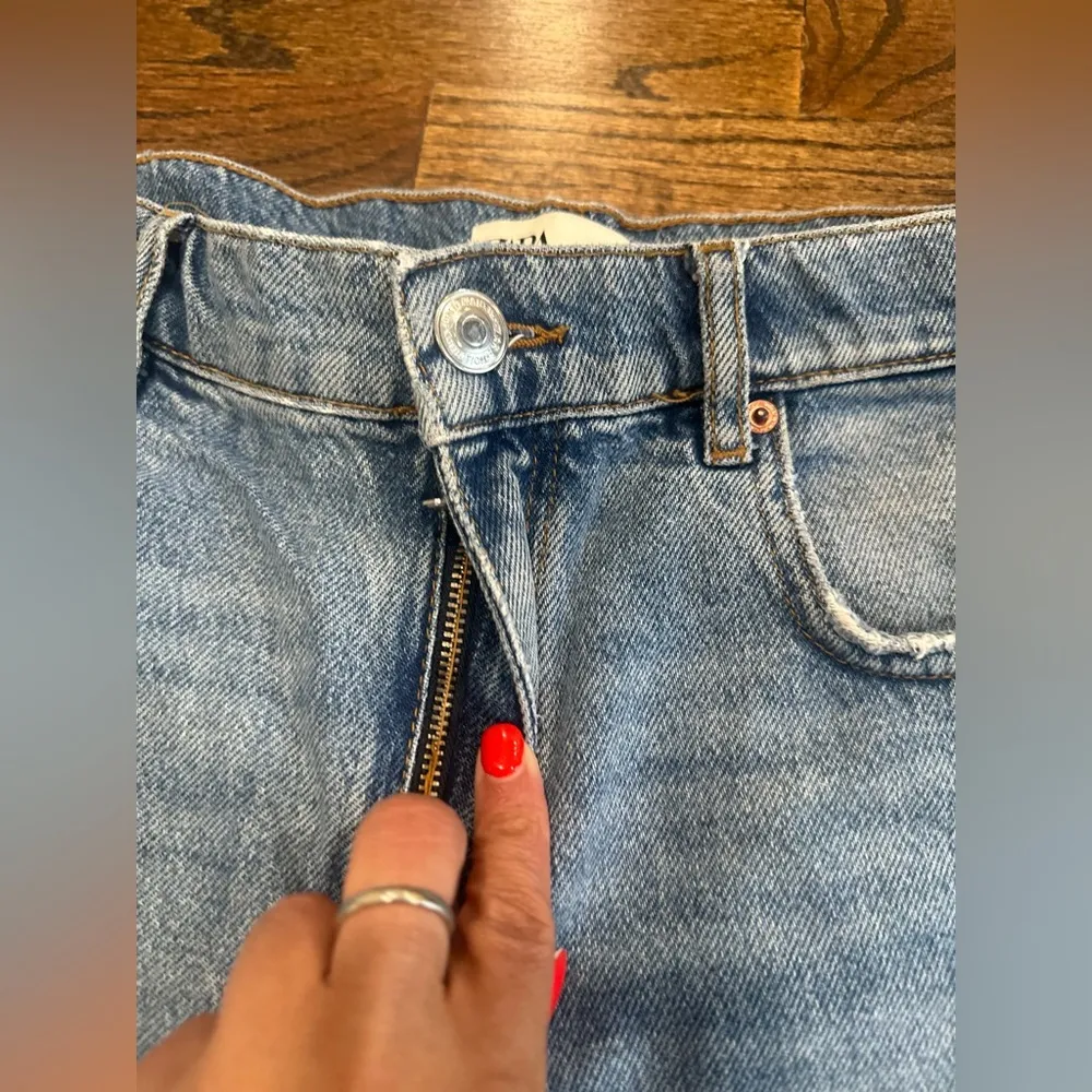 Zara 90’s Denim Bermuda Shorts size 6. Bloggers Favorite  1230 - Image 5