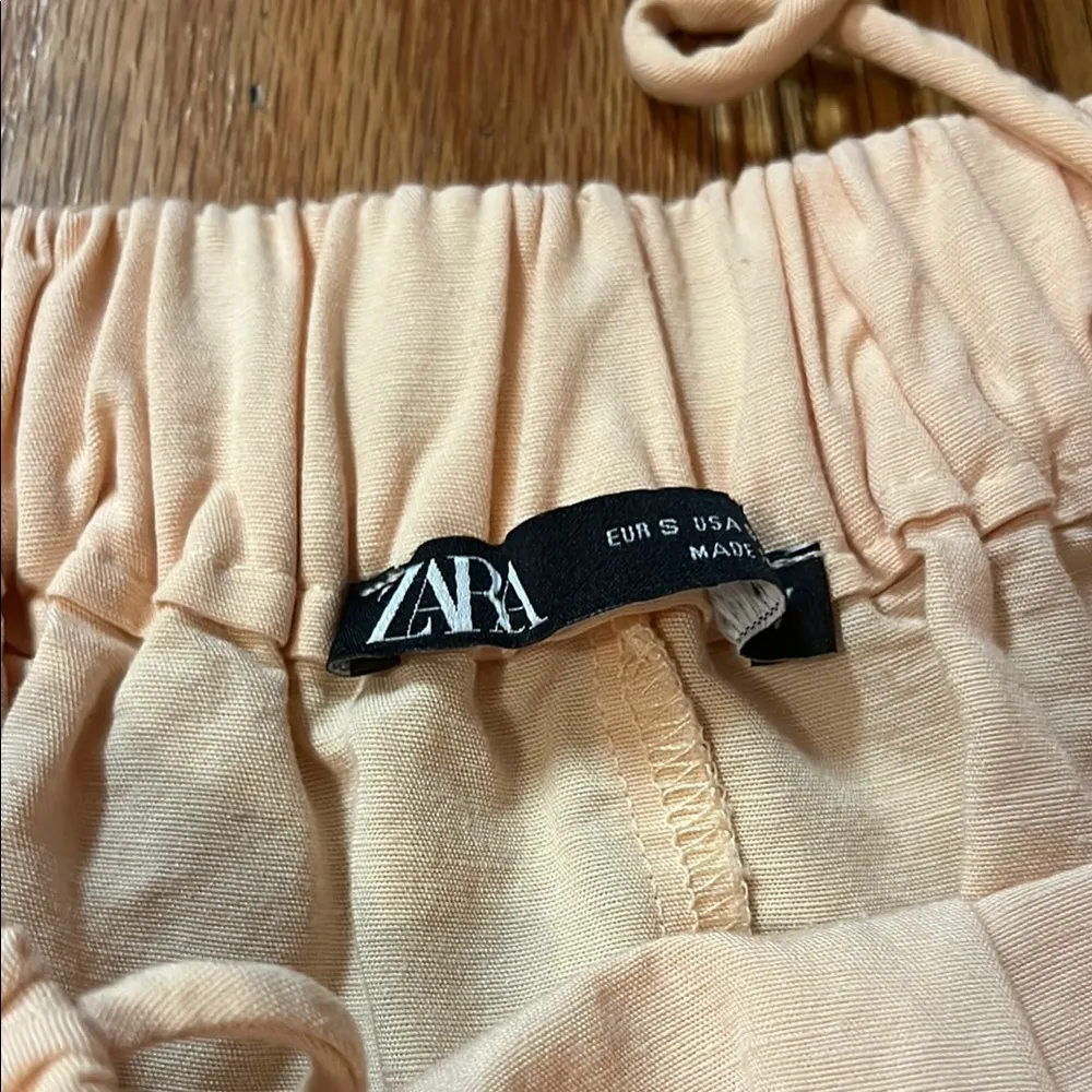 Zara spaghetti strap linen peach colored dress with pockets - Image 3