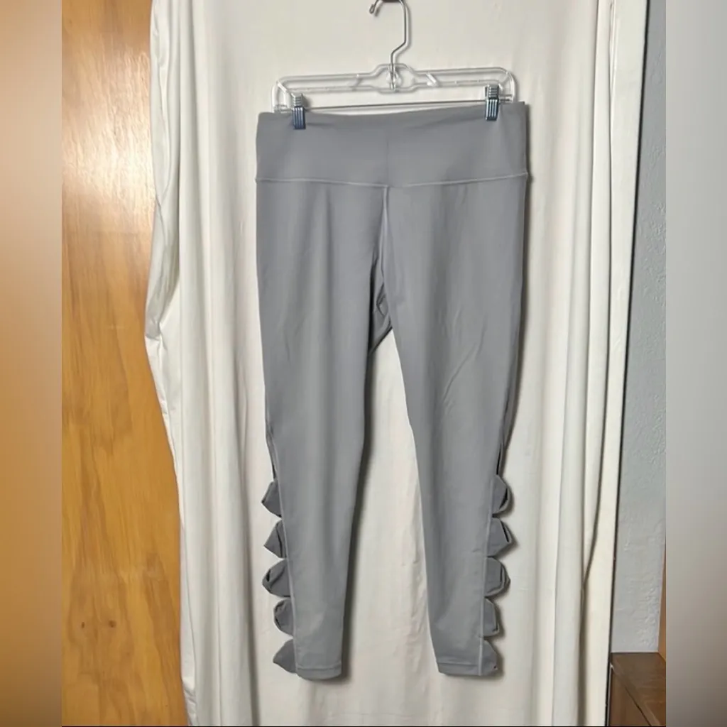Victoria Sport Knockout Gray Cut Out Mesh 7/8 Leggings Size Large - Image 3