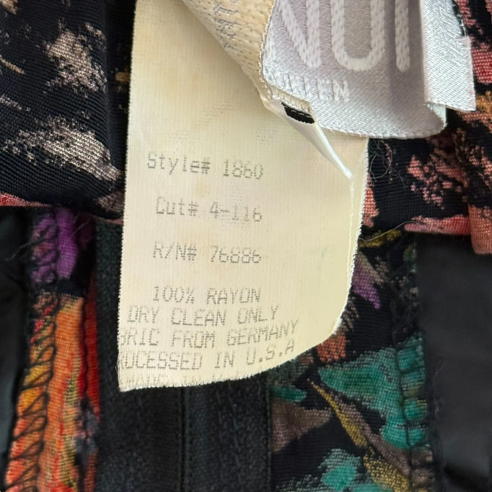 Vintage 80s 90s Dorothy Schoelen High Waisted‎ Culotte Shorts Size 4 Artsy Retro Red - Image 6