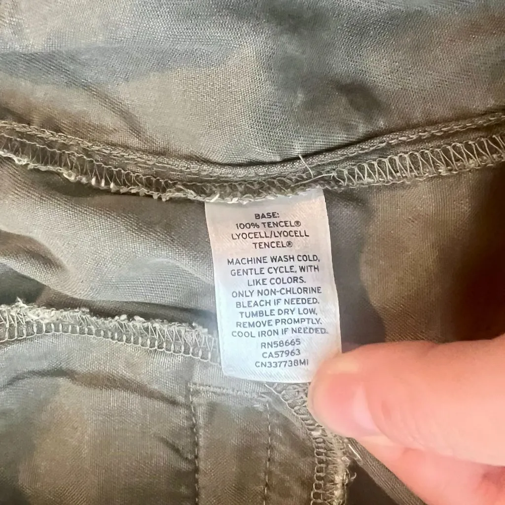 EUC Caslon Nordstrom Olive Green Mini Drawstring Utility Skirt, Size Medium - Image 6