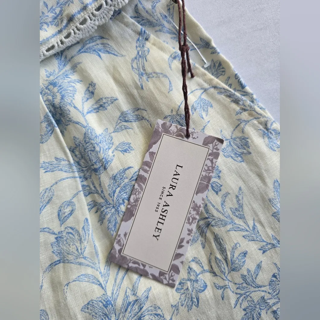 Laura Ashley 100% Linen Blue and Cream Floral‎ High Waist Belt Shorts Size L - Image 9
