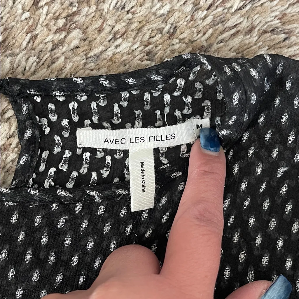 Avec Les Filles Ruffle Long Sleeve Blouse Women’s Medium - Image 3