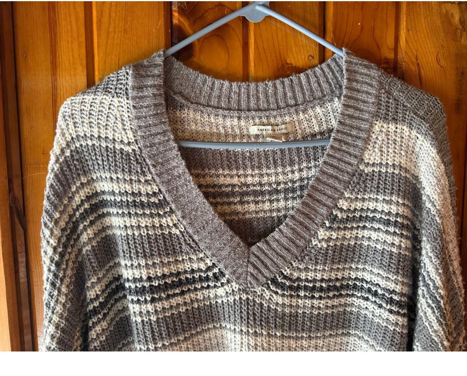 American Eagle Womens Striped V - Image 3