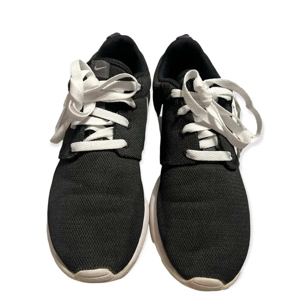 Nike Rogue One. 7.5. Shoe laces are not original laces - Image 3