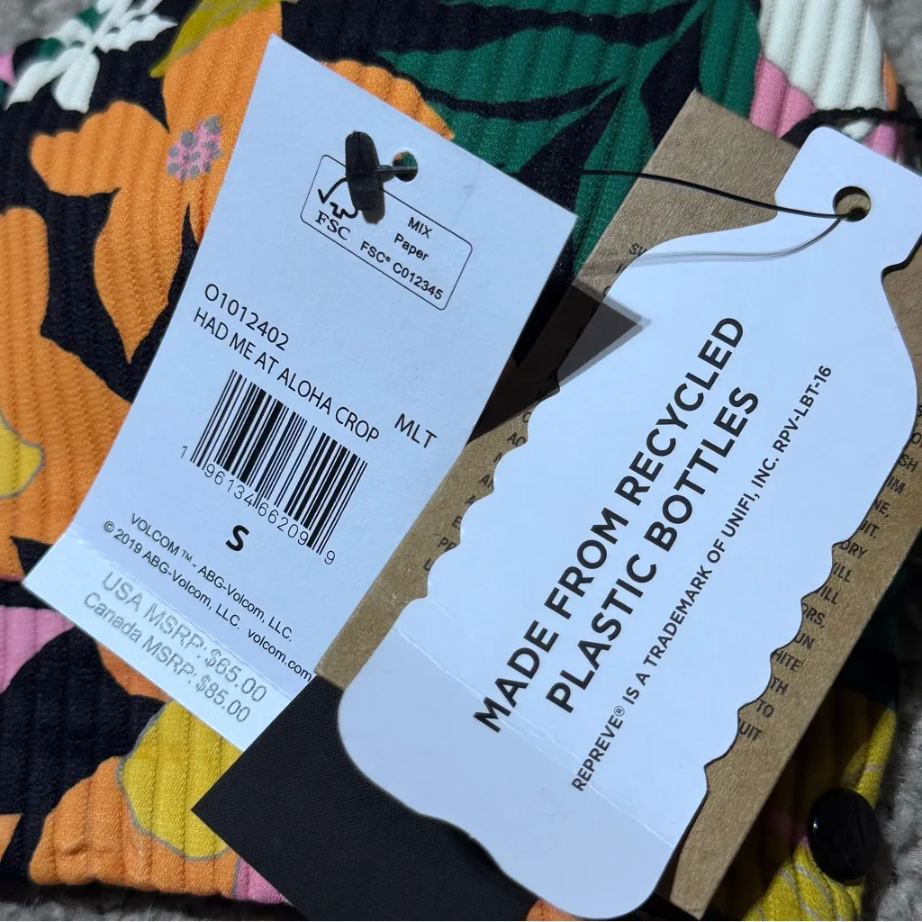 NWT Volcom Women's Had Me at Aloha Crop Bikini Top - Small - Image 6