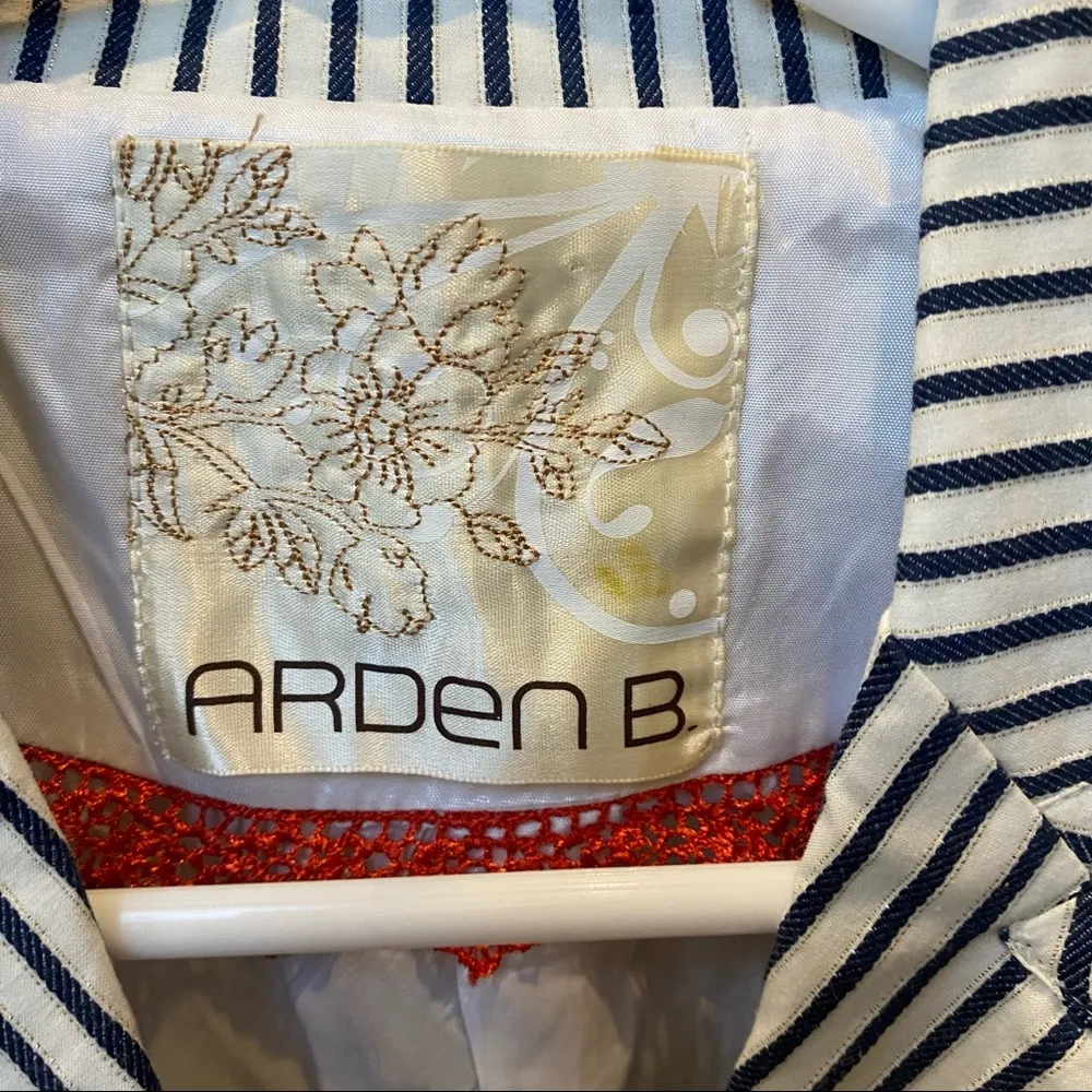 Arden B. Jacket White with blue pinstripe & gold metallic threading EUC - Image 6