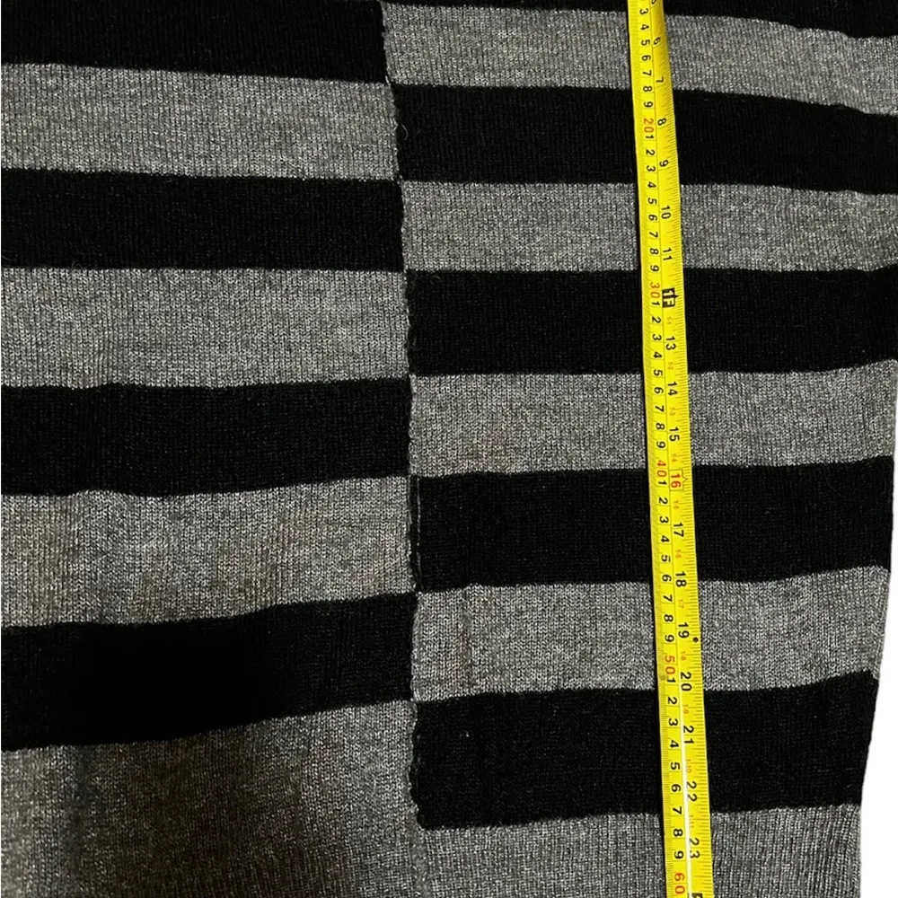 Calvin Klein Woman’s lightweight sweater: Size S - Image 5