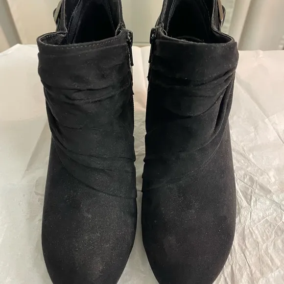 Laura Ashley NEW without tags  Booties size 7 - Image 2