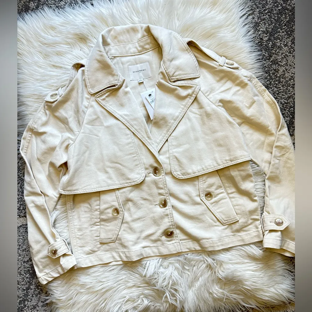 Banana Republic boxy cropped trench coat - Image 2
