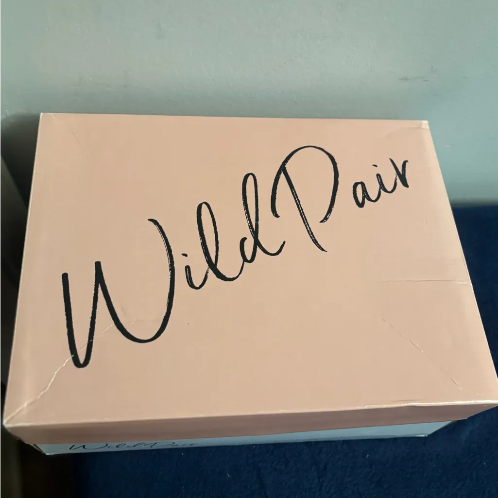 Wild Pair Naomie Thong Platform Wedge Sandals Womens 9 M White Shoes NWB - Image 8