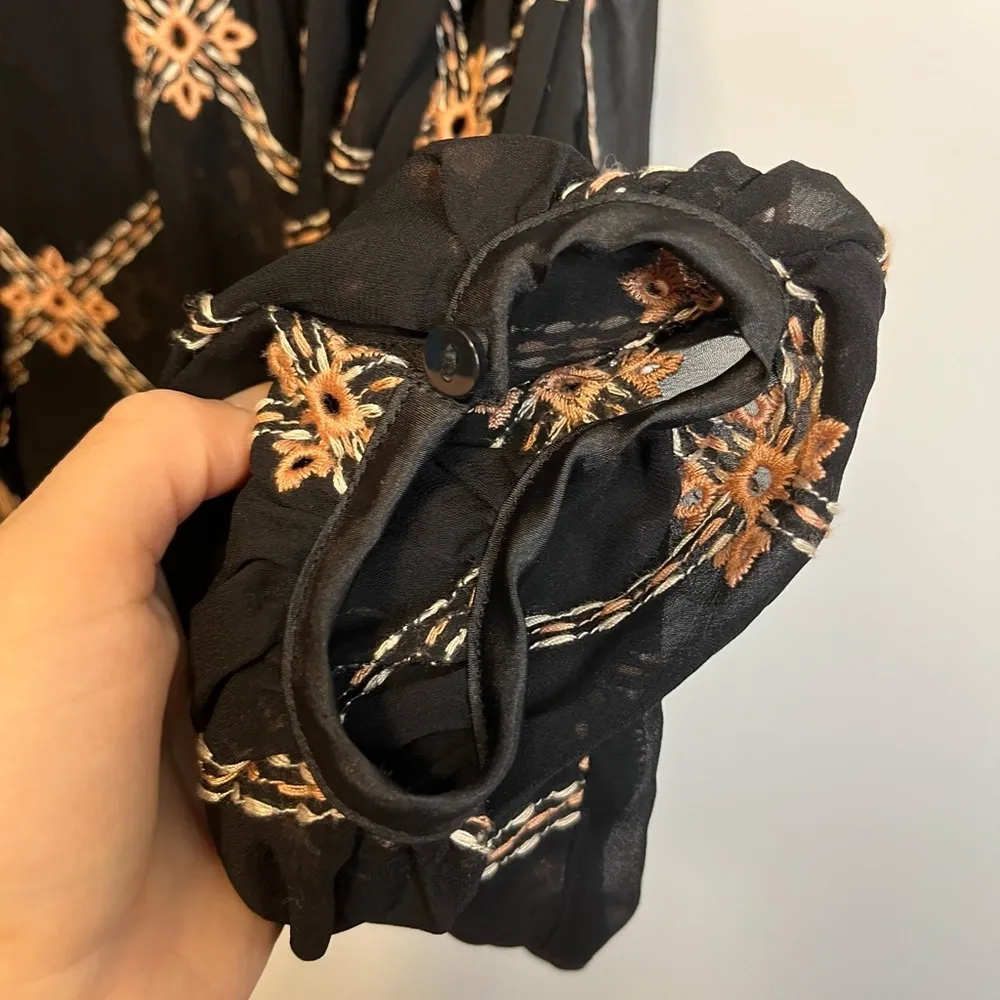 NEW JOHNNY WAS Iman Embroidered Silk Button Down Shirt in MTI Sz Xs - Image 12