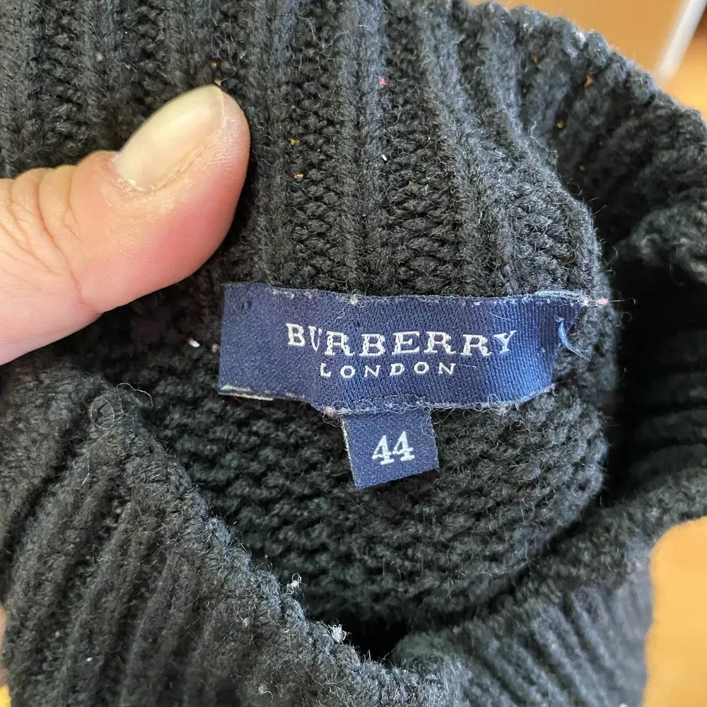 Burberry Vintage  London Black Capsule Wardrobe Preppy Minimalist Career … - Image 6