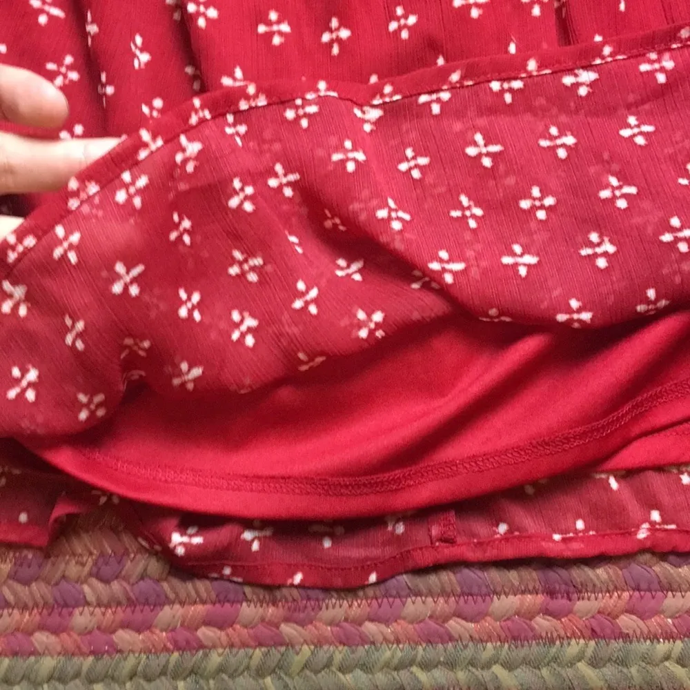 RED GEOMETRIC PRINT OLD NAVY FLOWY MINI SKIRT - Image 3