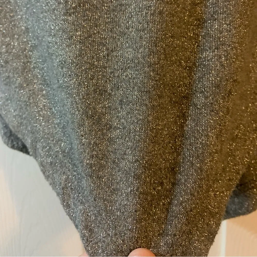 Elan L Turtleneck tank top sweater - Image 2