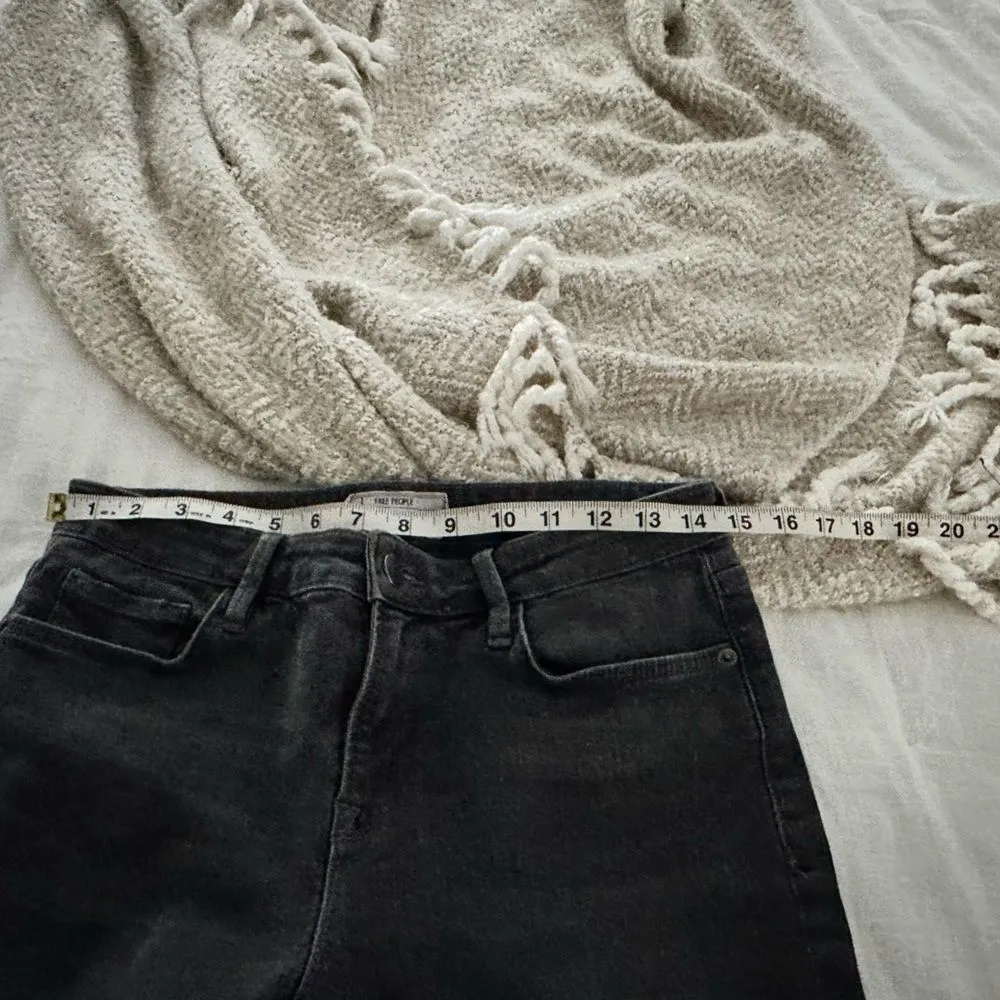 Free People Women’s 28 Straight Crop Jeans Grey Black Wash Raw Hem Flare - Image 6