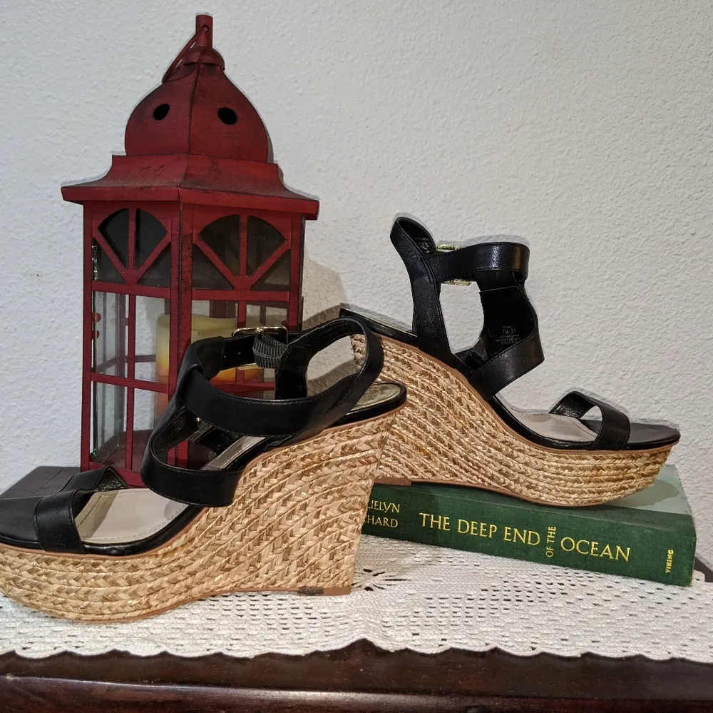 Vince Camuto | Noli Wedge 4in | Size 7 - Image 2