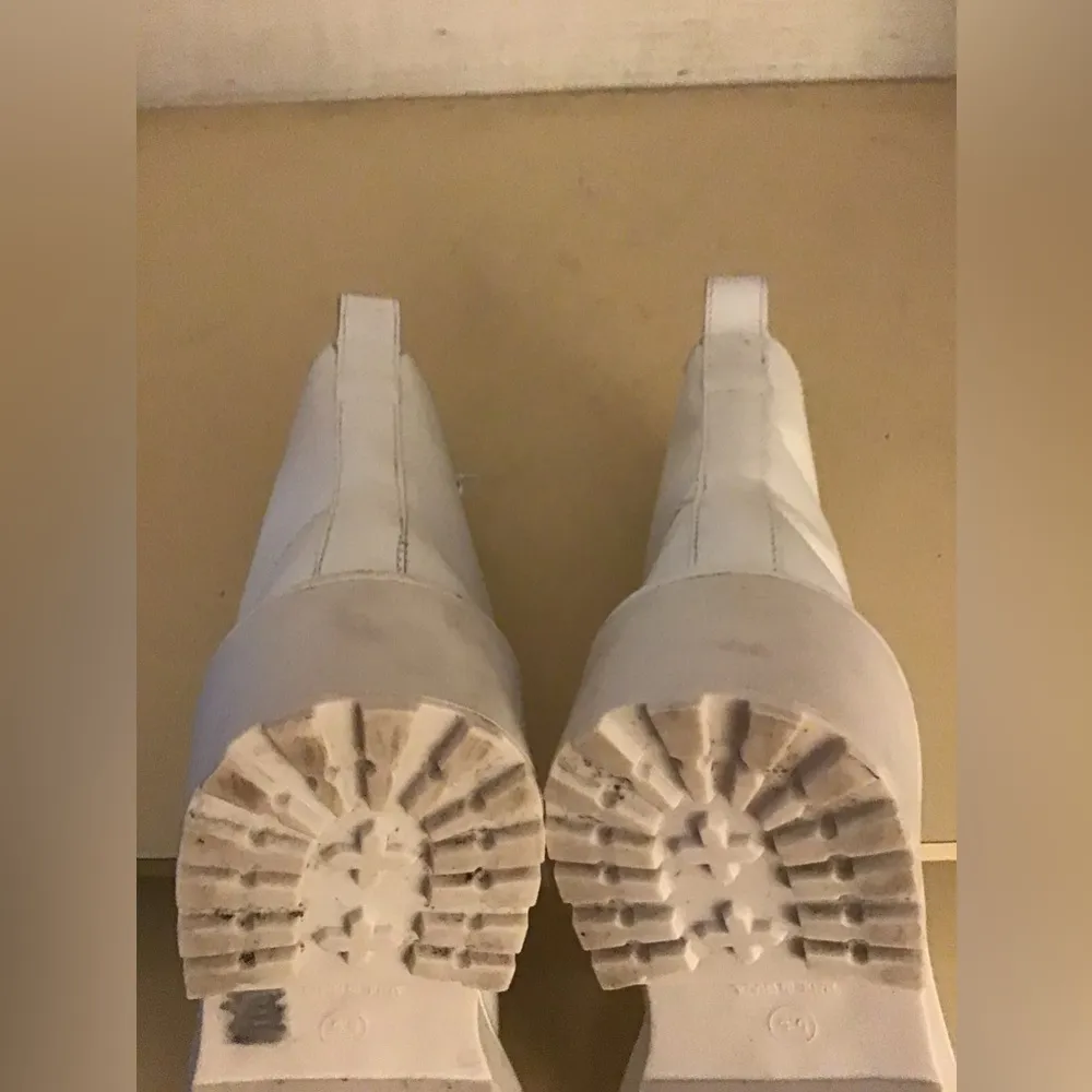 women white leather combat Tornado boots size 6.5 - Image 6