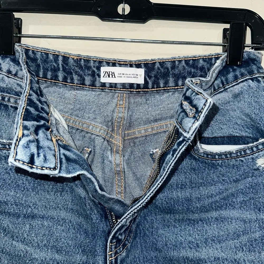 Women’s Zara Ripped Jeans Size 4 - Image 6