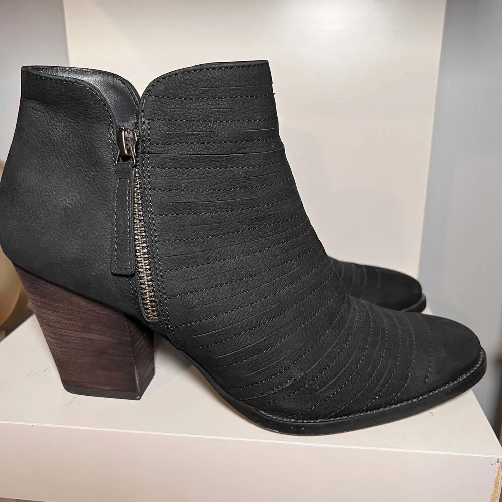 Paul Green Textured Leather Ankle Boots w/Stacked Heel &‎ Side Zip Detail-SZ 7 - Image 6