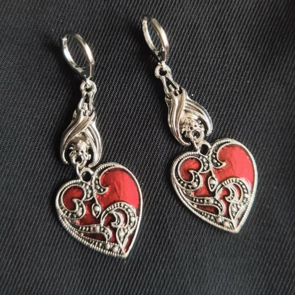 1 Pair‎ Gothic Bat Heart Love Shape Pendant Round Buckle Silver Plated Earrings - Image 12