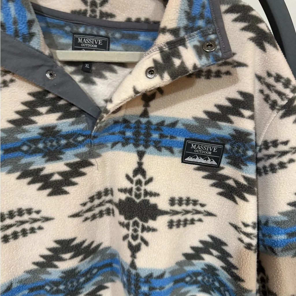 Stylish Blue and Black Patterned sweater xl - Image 3