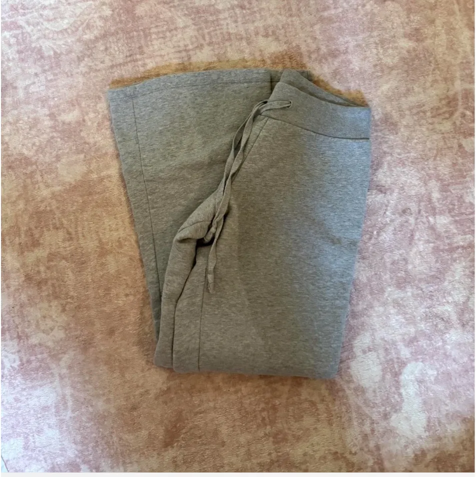 Brandy Melville Sweatpants - Image 3