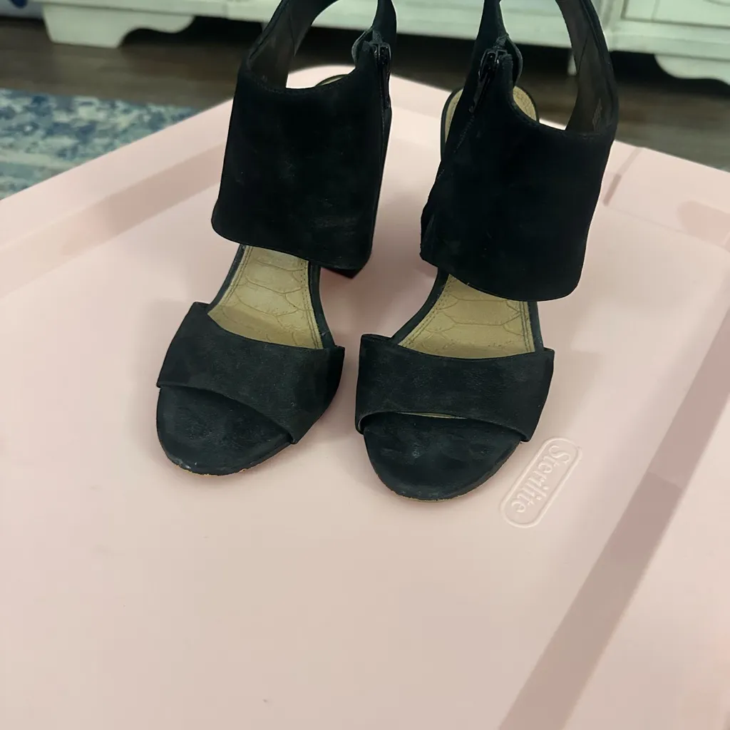 Gianni Bini Black Heeled Sandals - Image 2