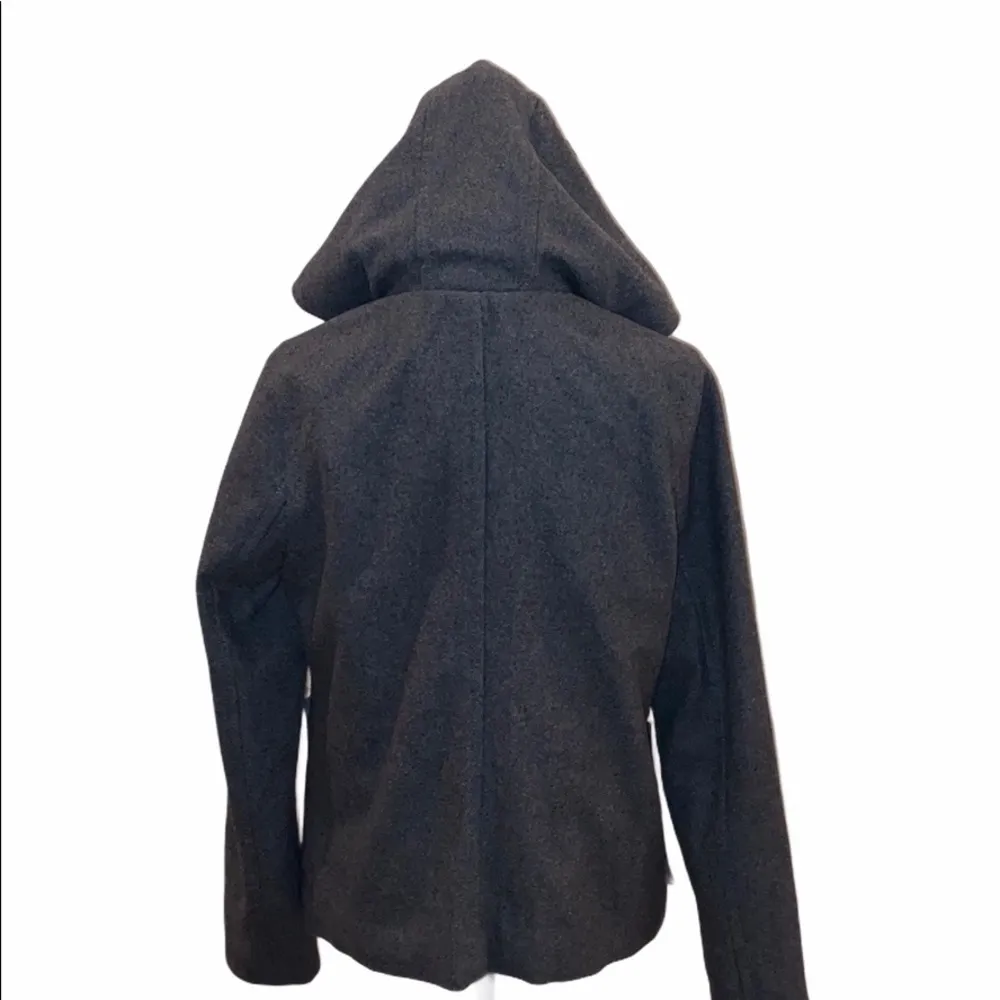 HP! Old Navy M grey wool blend w/red toggle button - Image 4