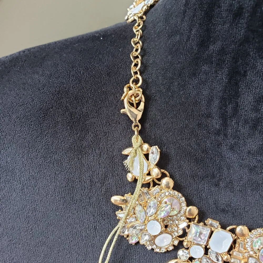 Eye Candy Los Angeles Womens 14k Gold Plated Zinc Alloy Beaded Flowers Necklace - Image 6